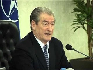 CEREMONIA SHTETERORE SOCIALISTET MENDIME TE KUNDERTA PER LEKA ZOGUN LAJM