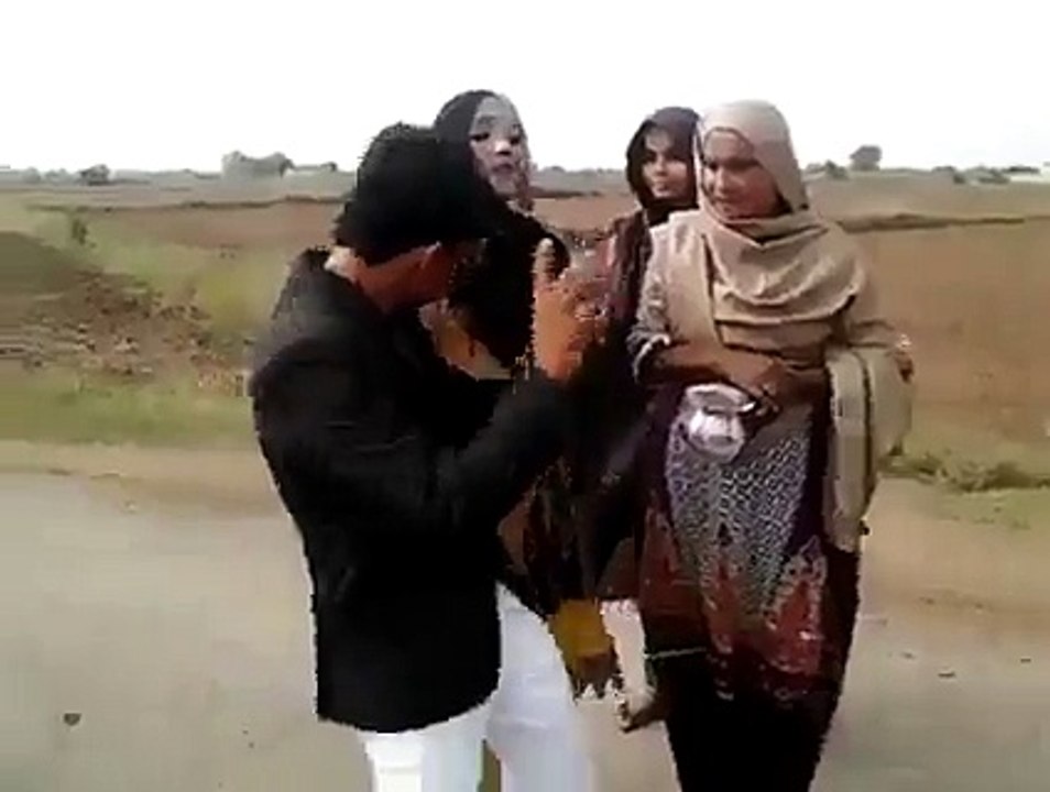 Girls dancing HD Vodeo with City boy on roads in Pakistan  Video