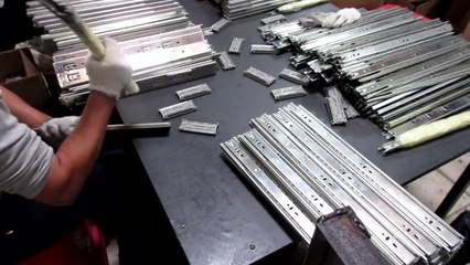Herrajes para Muebles y Gabinetes - China: Guías Correderas Telescópicas H37 y H45 Soft Close y Push Open / Production 5