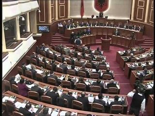 Video herunterladen: ÇAHET MAZHORANCA VOTIMI PER LESKAJN NXJERR NE PAH “KLANET” NE PD LAJM