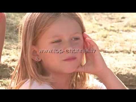 Fshati që pret me sytë nga qielli - Top Channel Albania - News - Lajme