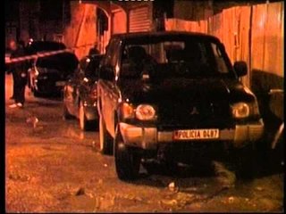 KRIM NE FAMILJE BURRI VRET GRUAN NE NDROQ ME 7 PLUMBA PISTOLETE LAJM