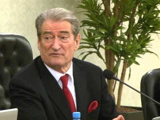 MBLEDHJA E QEVERISE BERISHA ZHVILLON TAKIMIN E PARE PER 2012 LAJM