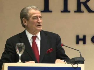 FONDI I EKSELENCES NDAHEN 67 BURSAT PER STUDENTET ME TE MIRE 2011 LAJM