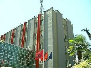 PS PER EKONOMINE VENDI NE KRIZE BERISHA GENJEN KUR DEKLARON SHIFRAT LAJM