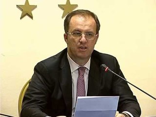 REAGON PRIFTI ILIR META ESHTE NJE TARTABIQE E FRYRE ME GJAK LAJM
