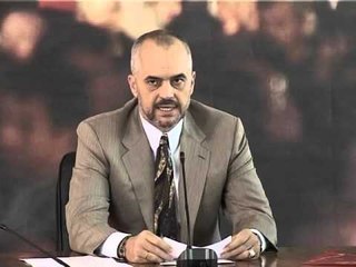 EDITORIAL I EDI RAMES TE NDRYSHOJME RADIKALISHT POLITIKEN SHQIPTARE LAJM