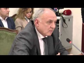 PLUS, AKUZA PUBLIKE KREUT TE AKEP