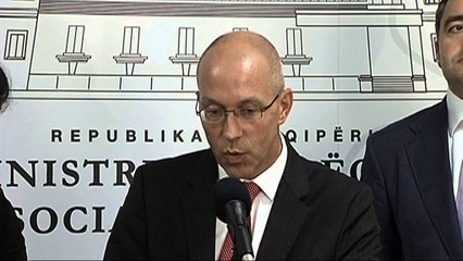 SEKRETARI I SHTETIT GJERMAN DEKLARON SE SHQIPTARET NUK KANE SHANSE PER TE MARRE AZIL LAJM