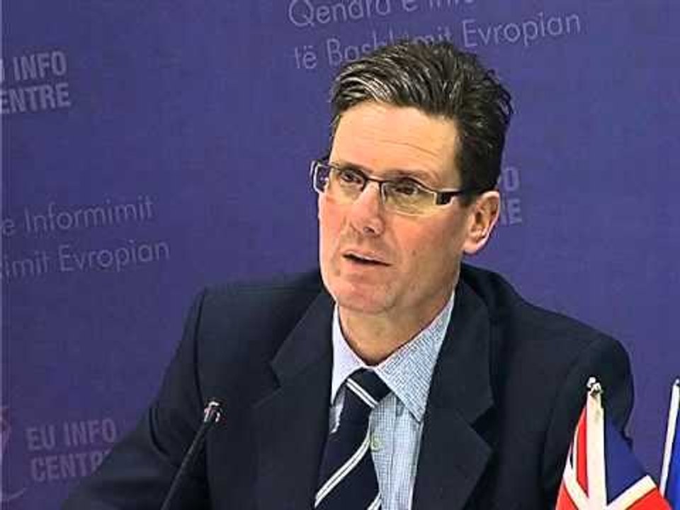 PROKURORI BRITANIK SULMET NDAJ INSTITUCIONEVE TE PAVARURA TE PADREJTA LAJM