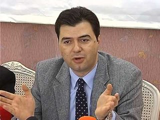 HIPOTEKIMI I PALLATEVE NDERTUESIT KERKOJNE SHTYRJEN E AFATIT TE RIVLERESIMIT LAJM