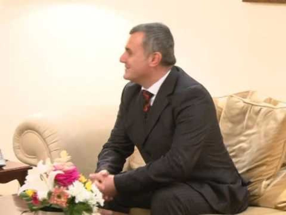 TOPI ME LESKAJN KLSH TE BASHKEPUNOJE PER LUFTEN KUNDER KORRUPSIONIT LAJM