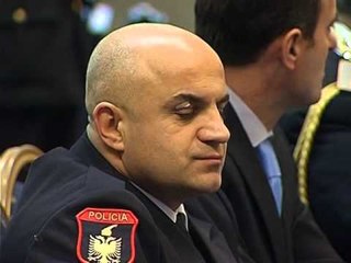 LEVIZJET NE POLICI SHKAK HETIMET PER DEMONSTRATEN E 21 JANARIT 2011 LAJM