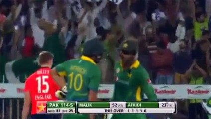 Shahid Afridi 103 Meter Monster Six Out of the Ground.