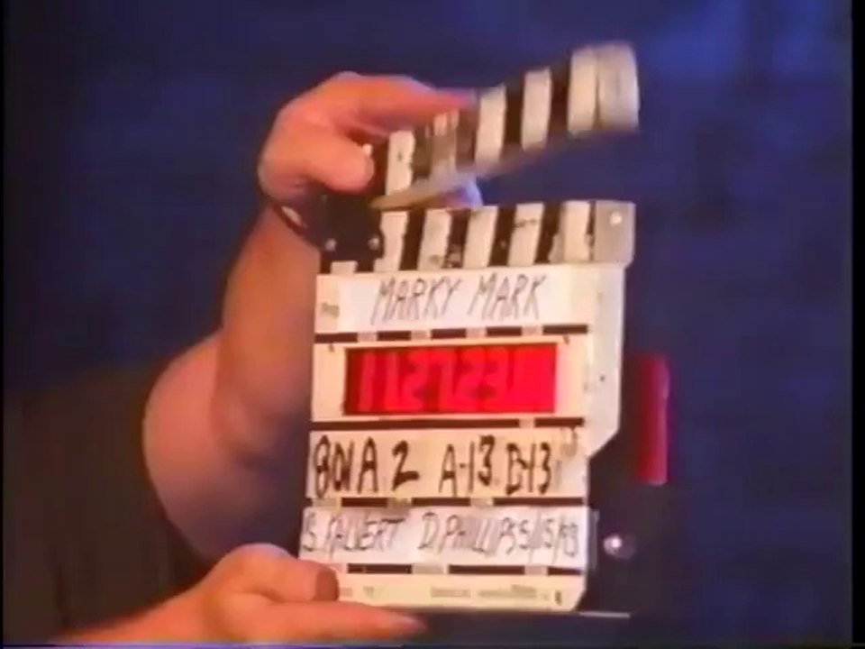 Mark Wahlberg jeune qui fait de la muscu dans une vidéo de sport - The Marky Mark Workout - Copie