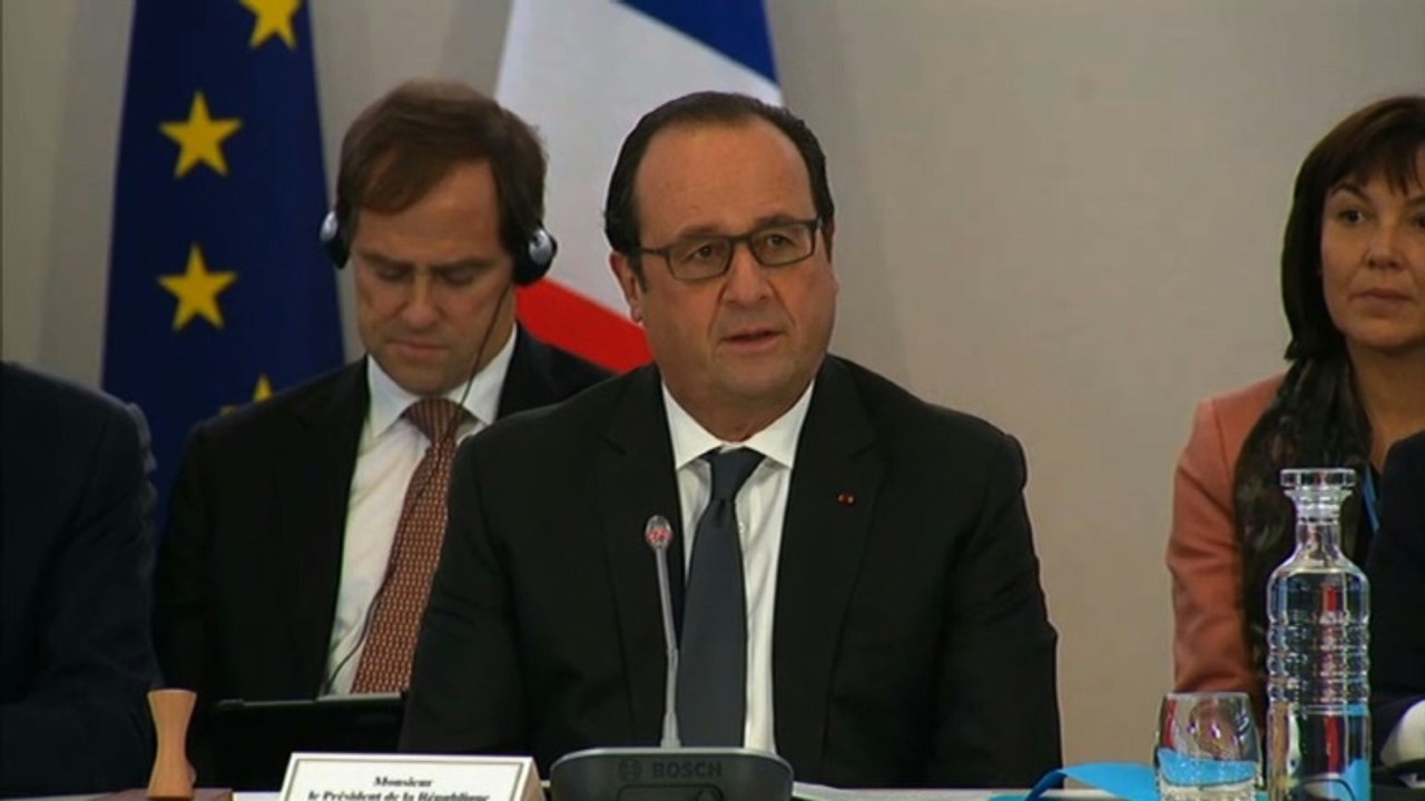 Paris promet 2 milliards d'euros à l'Afrique pour les énergies renouvelables