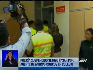 Policía fue detenido por intentar sacar a estudiante del colegio