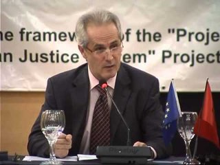 ZBARDHET VENDIMI DVORANI KERKOI TE VLERESOHEJ EKSPERTIZA AMERIKANE LAJM