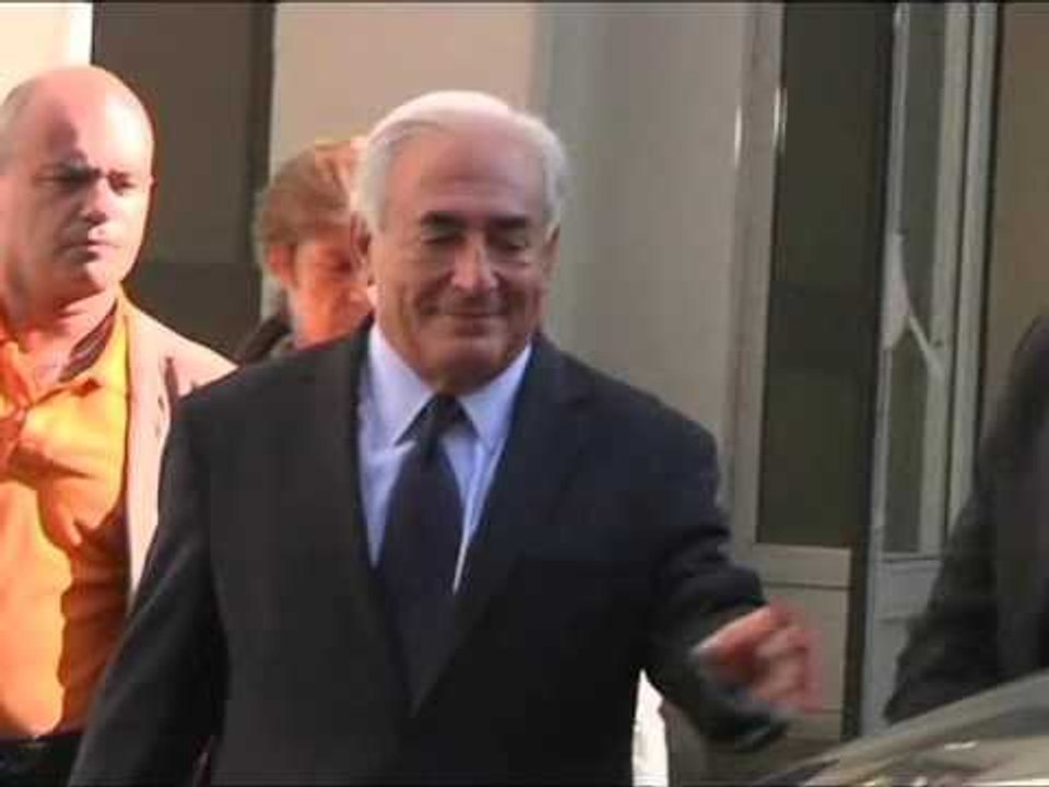 MERRET NE PYETJE D S KAHN NDALOHET NGA POLICIA PER ÇESHTJEN E PROSTITUCIONIT LAJM