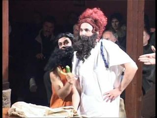TEATRI SKAMPA KTHEHET NE IDENTITET PAS ZJARRIT QE E SHKATERROI LAJM