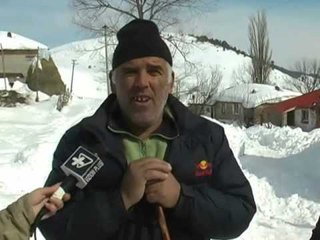 VIJON IZOLIMI NGA MOTI FSHATI SHTYLLE NE KORÇE I BLLOKUAR PREJ DY MUAJSH LAJM