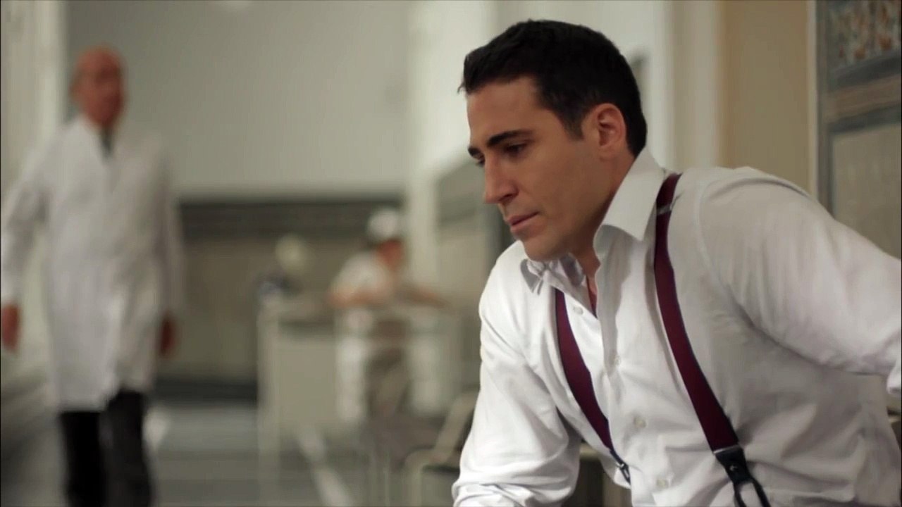 Velvet T3 C9 - Alberto se llena de ira al conocer la mentira de Cristina- “¡Me das asco!”