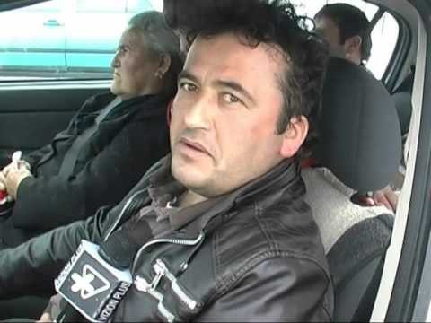 BLLOKOHET KAPSHTICA EMIGRANTET SHQIPTARE NE RRADHE TE GJATA LAJM