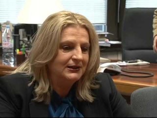 HILLARI KLINTON PERSHENDET MARREVESHJEN MES KOSOVES DHE SERBISE LAJM