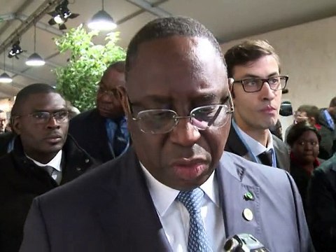 Paris promet 2 milliards d'euros à l'Afrique pour les énergies renouvelables (2)