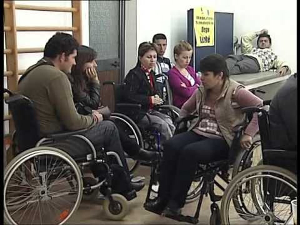 INVALIDET NE PROTESTE NE 8 MARS NE RRUGE KUNDER VENDIMIT TE QEVERISE LAJM