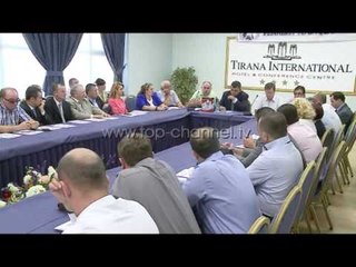 Protestë kundër kasës fiskale - Top Channel Albania - News - Lajme