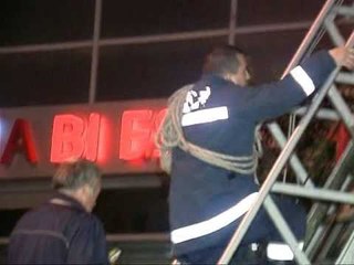 ZJARRI TEK “ZOGU I ZI” MUNGESA E KUSHTEVE TE SIGURISE RREZIKOI BANORET LAJM