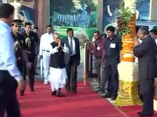 Tải video: President Mukherjee offers prayers at Somnath temple & pay tribute to Sardar Vallabhbhai Patel statue