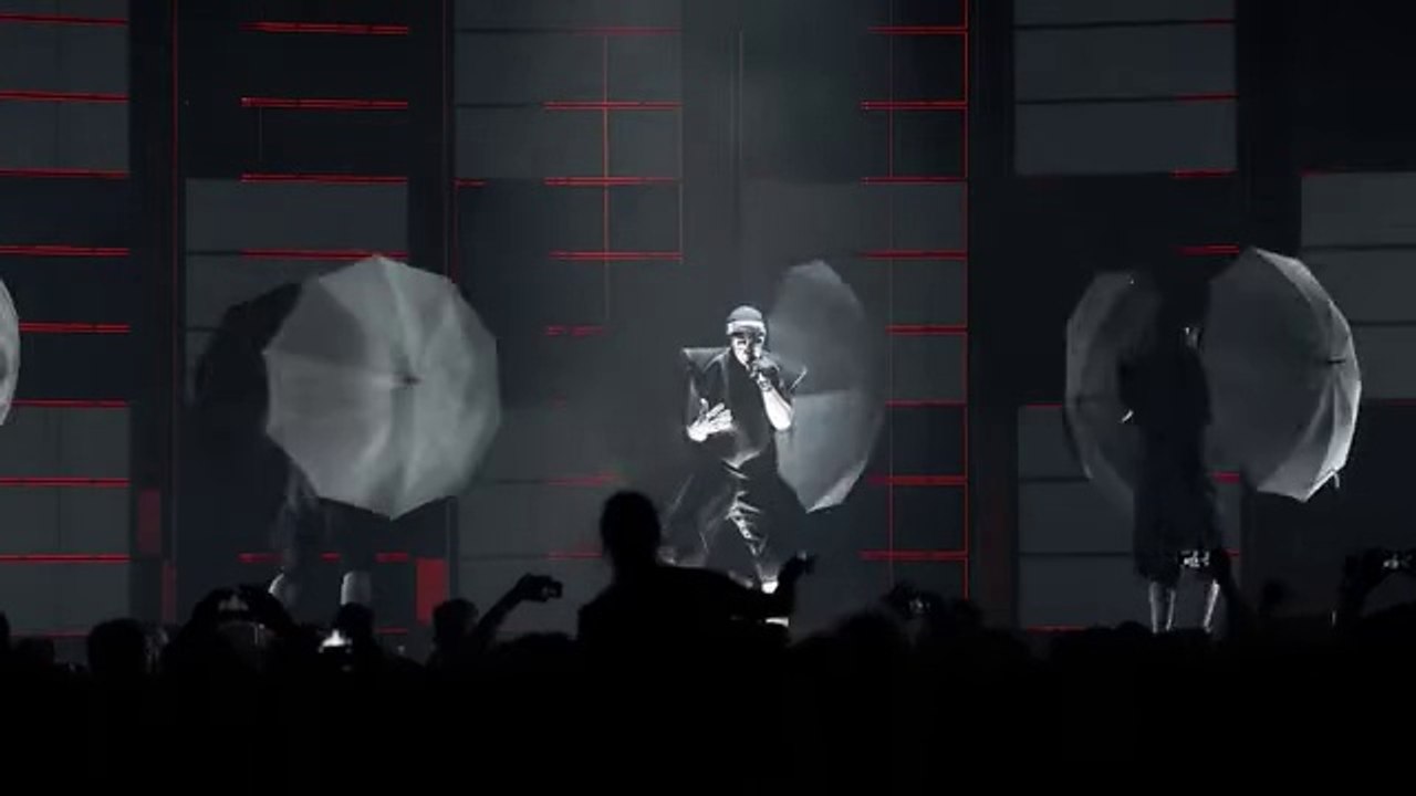 Deichkind - Porzellan Und Elefanten (Official Video)