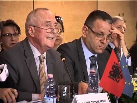 INTEGRIMI EUROPIAN DREJTORI I ZGJERIMIT KERKON ME SHUME DIALOG NGA PALET LAJM