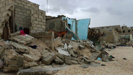 Climat: au Sénégal, l'océan bouscule les hommes