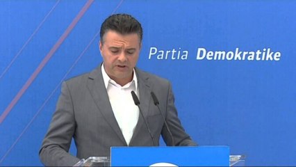 Télécharger la video: PD AKUZON,“MINISTRI TAHIRI I ZHYTUR NE TRAFIK ,ME I DISKRETITUARI NE RAJON” LAJM