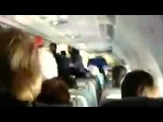 PANIK NE AVION KAPITENI ME KRIZE NERVORE AVIONI BEN ULJE TE DETYRUAR LAJM