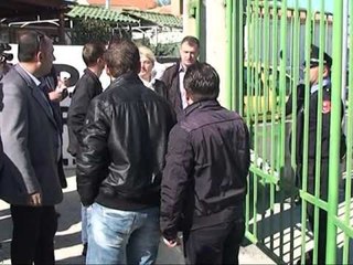 TENSION NE KAVAJE ARRESTOHET DREJTORI I UJESJELLES KANALIZIMEVE KAVAJE LAJM