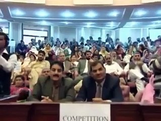 شهادت کی آرزو. ...نواز شریف اور شهباز شریف کی موجودگی میں ایک معصوم بچی کی ولولہ انگیز تقریر...ضرور سنیں اور شیئر کریں-