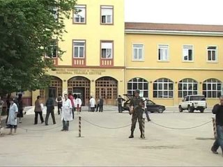 AKSIDENT NE DAJT MAKINA BIE NE HUMNERE NJE I VDEKUR DHE DY TE PLAGOSUR LAJM