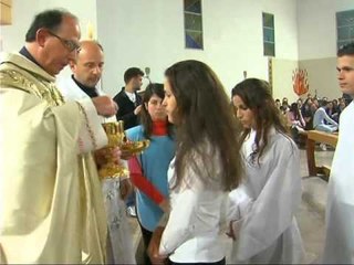 KREMTIMI I PASHKEVE BESIMTARET KATOLIKE FESTUAN NE TE GJITHE VENDIN LAJM