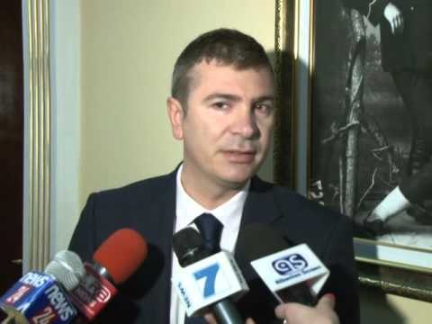 DEMOKRACIA NE RREZIK GJIKNURI,PD PO NA RREMBEN NJE MANDAT DEPUTETI LAJM