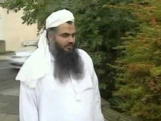 RADIKALI MUSLIMAN GJND VENDOS PER EKSTRADIMIN NGA BRITANIA NE SHBA LAJM