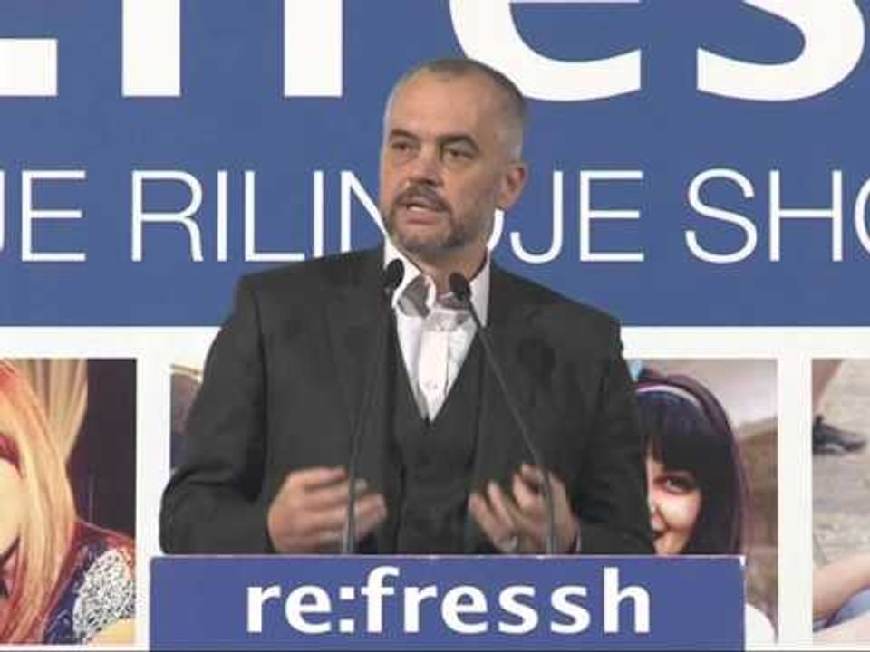 RAMA NE VLORE IRONIZON KRYEMINISTRIN NGA QYTETI I PAVARESISE LAJM