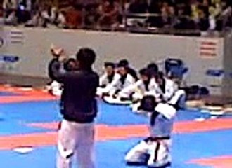 CLB Taekwondo ĐH Thăng Long thứ 2 6-12-2010 cúp đại sứ hàn quốc moto_6090