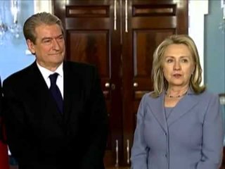 BERISHA NE WASHINGTON TAKOHET ME SEKRETAREN AMERIKANE TE SHTETIT CLINTON LAJM