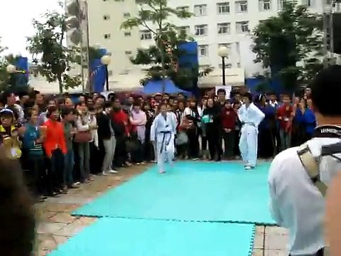 CBl Taekwondo ĐH Thăng Long thứ 4 15-12-2010 MVI 3050
