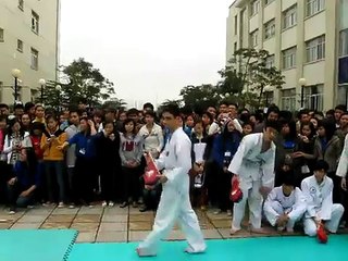CBl Taekwondo ĐH Thăng Long thứ 4  15-12-2010  MVI 3054