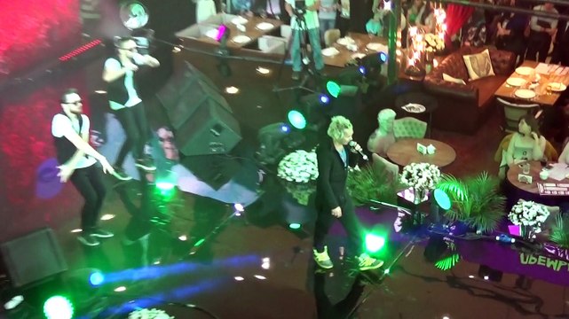 Олег Яковлев-Танцуй закрытыми глазами,Прости и Позвонишь мне после трех шампанского